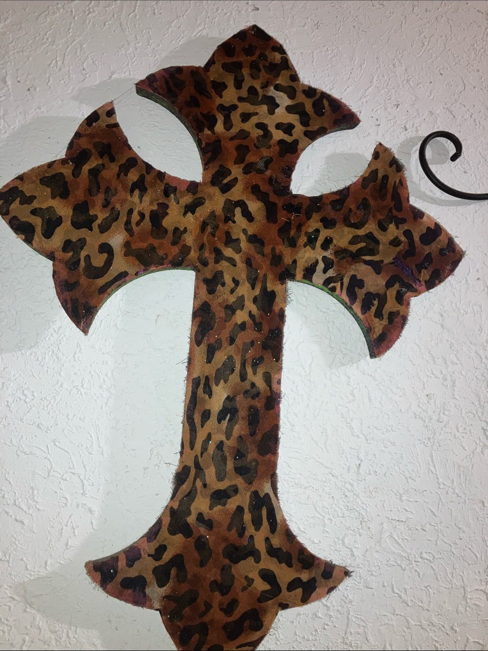 Source Unknown Leopard-Pattern Fleur Cross in Brown and Black - Picture 2 of 3